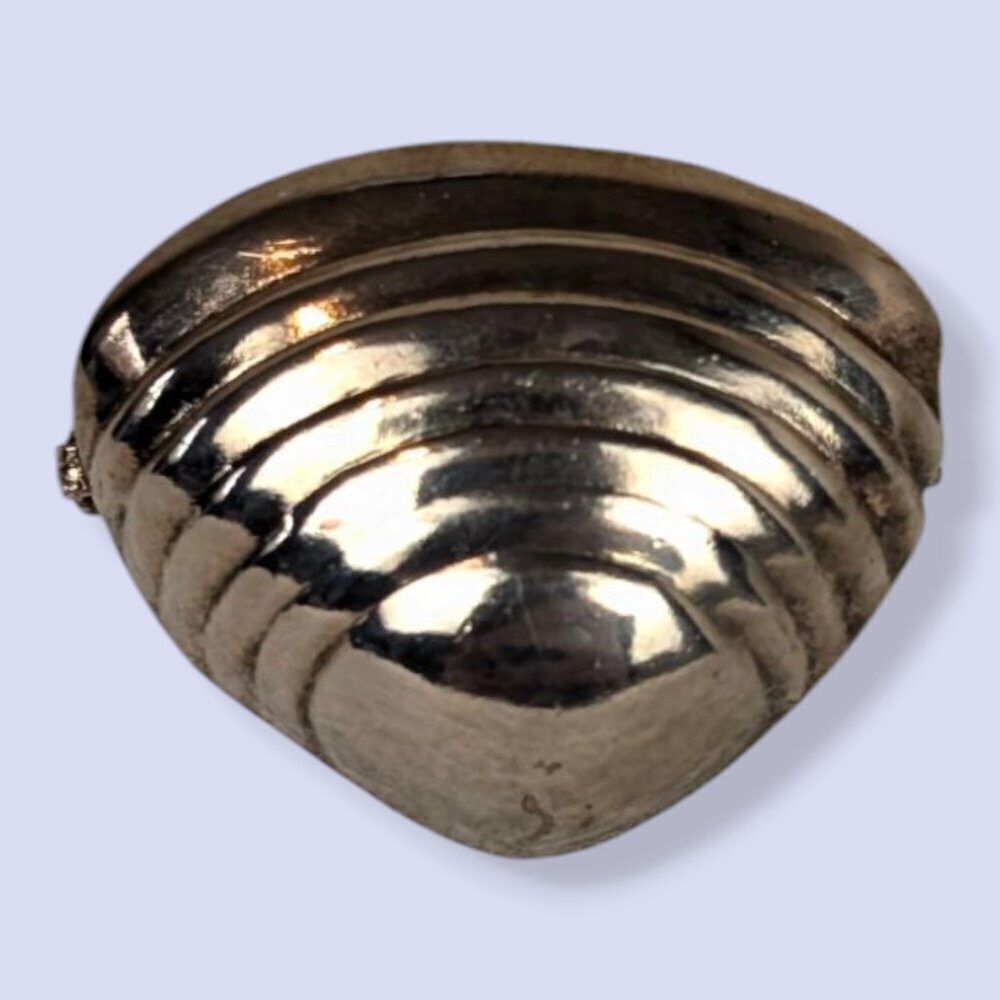 (2/$20) Vintage Locking Shell Scarf Clip
